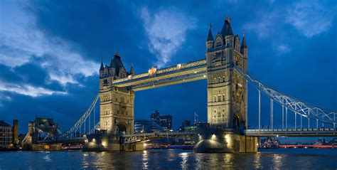 Tower Bridge Pictures, History, Facts & Location - London,