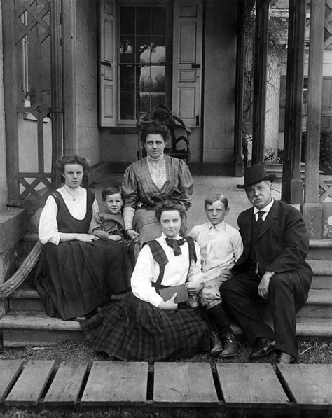 Grover Cleveland And His Family, 1907 Photograph by Everett