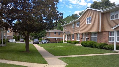 Take a tour of Shorewood Apartments.