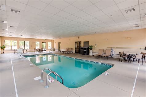 Hampton Inn Dickson Pool: Pictures & Reviews - Tripadvisor