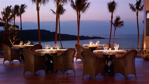 Restaurants in Lanai | Lounges & Bars | Four Seasons Resort Lanai