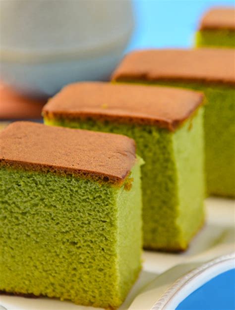 Pandan Sponge Cake - Bake With Yen