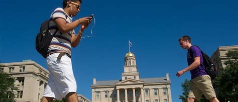 UI expands legacy scholarships | Iowa Now - The University of Iowa