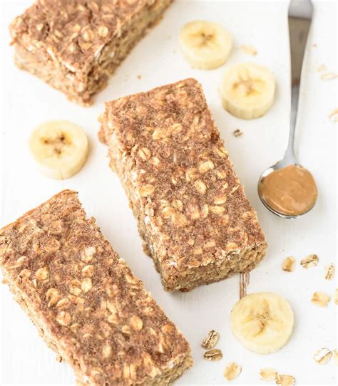 Oatmeal Breakfast Bars {Healthy + Naturally Sweetened} - WellPlated.com