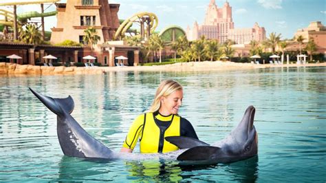 NAGE AVEC LES DAUPHINS ET PARC AQUATIQUE, À L’ATLANTIS - Mes vacances à ...