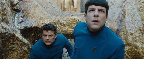 Karl Urban Talks a Bones-Spock Team Up in STAR TREK BEYOND – TrekMovie.com