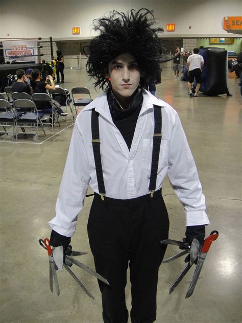 How to Make an Edward Scissorhands Costume | Edward scissorhands costume, Mens halloween ...