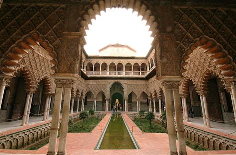 The History Of The Alcázar Of Seville In 1 Minute