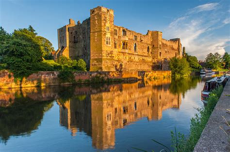 Newark Castle Nottinghamshire Photograph by David Ross