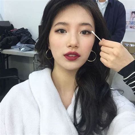 Suzy in bold red lipstick @ HanCinema :: The Korean Movie and Drama Database