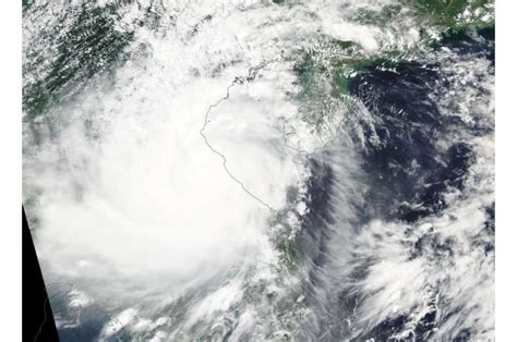 NASA sees Typhoon Doksuri making landfall in Vietnam