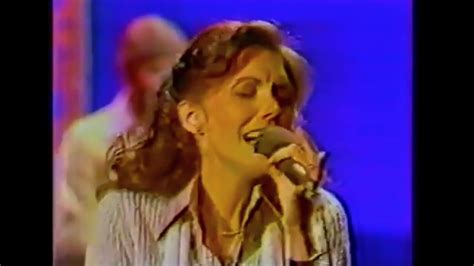 Karen Carpenter - news announcement (1983) - YouTube