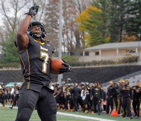 Towson football has 'a little chip' after being ranked sixth in CAA ...