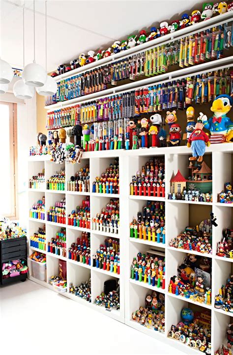 Pin by Laura Bland on Coup de coeur | Displaying collections, Toy ...