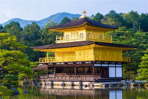 Kinkaku-ji, Der Goldene Pavillon in Kyoto, Japan Stockfoto - Bild von landschaft, reflexion ...