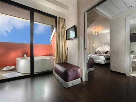 Carnival Palace Hotel in Venice - Room Deals, Photos & Reviews