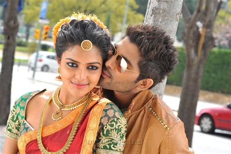 Picture 482538 | Amala Paul, Allu Arjun in Iddarammayilatho New Photos | New Movie Posters