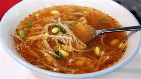 Soybean sprout soup (kongnamulguk: )