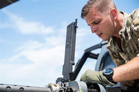 DVIDS - Images - Pave Hawk crews practice how they "play" [Image 4 of 10]