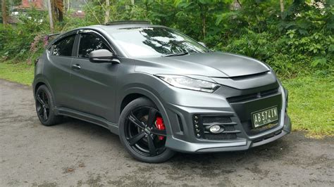 Matte grey HRV with Noblesse Bodykit and OZ Montecarlo HLT rims | Honda ...