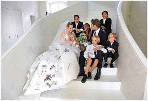 Angelina Jolie and Brad Pitt's Wedding - Arabia Weddings