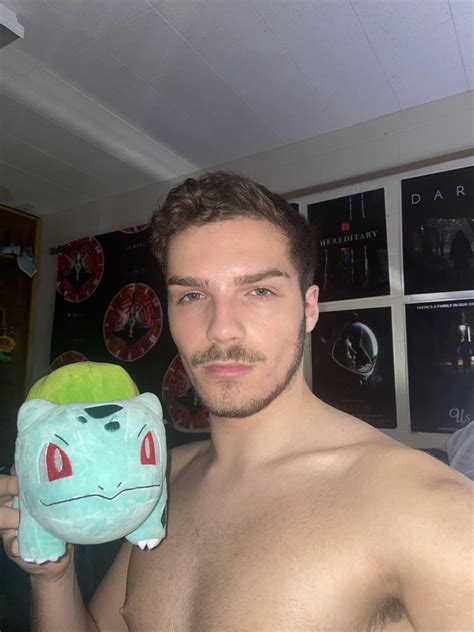 Bulbasaur and I preparing to play Until Dawn tn :’) : r/GaymersGoneMild