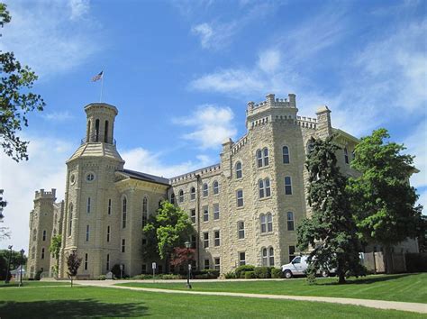 10 Most Beautiful Colleges in the Midwest - Great College Deals