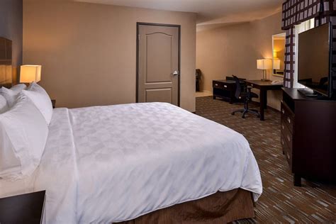 HOLIDAY INN ONTARIO AIRPORT, AN IHG HOTEL $105 ($̶1̶3̶1̶) - Updated ...