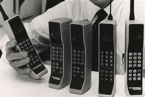 Fact sheet: Motorola DynaTAC - the first mobile phone from 1973 - News18