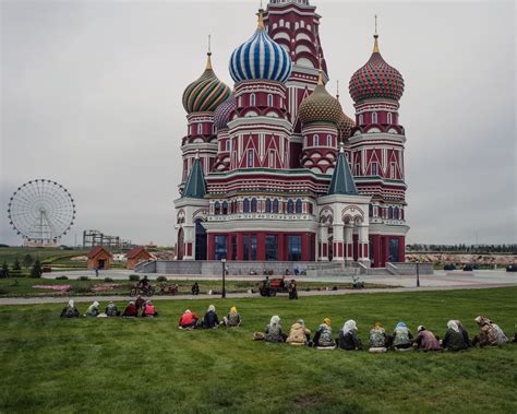 Invisible Bridges: Life Along the Chinese-Russian Border | The New Yorker