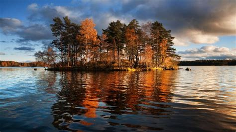 Island on the Ladoga Lake - backiee