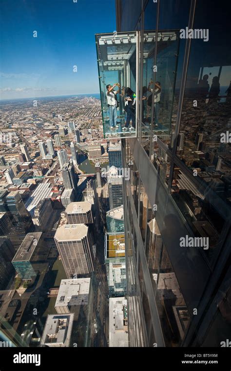 Sears tower sky deck hi-res stock photography and images - Alamy