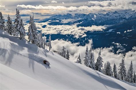 Revelstoke ⋆ Ski Canada Magazine