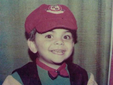 cricketer virat kohli childhood pictures ~ jiah khan unseen childhood ...