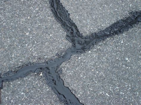 Asphalt Crack Repair Atlanta GA | Curry Seal-n-Stripe