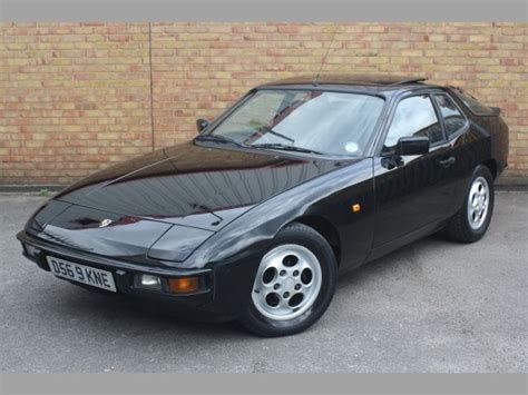 PORSCHE 924 - Review and photos