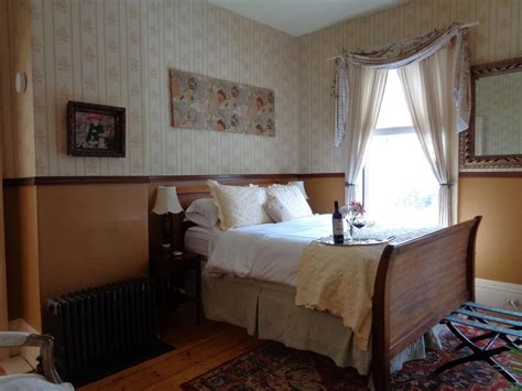 BLACKINTON MANOR BED & BREAKFAST - Prices & B&B Reviews (North Adams, MA)