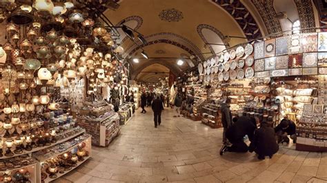 Shopping in Grand Bazaar With A Tour Guide | Istanbul.com