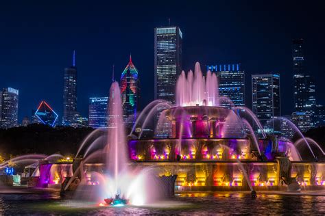 Buckingham Fountain at night - Jim Zuckerman photography & photo tours