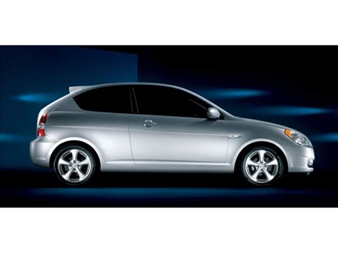 2011 Hyundai Accent Pictures: | U.S. News