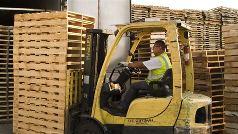 On-Site Pallet Service From The Experts | Kamps Pallets