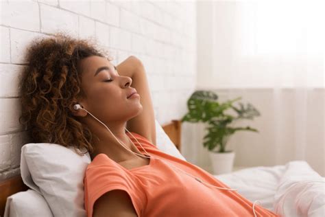 Should you listen to music while you sleep? - Mammoth Comfort