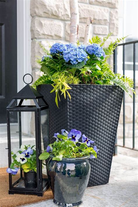 50+ Charming Porch Planter Ideas that will Give Your Exterior a Unique ...