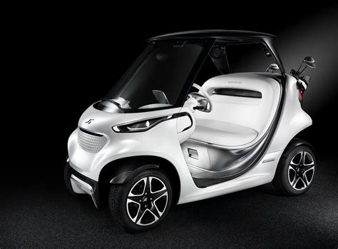 Mercedes takes a swing at a luxurious Golf Car - DesignCurial