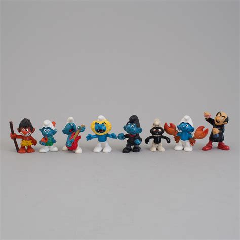 96 1970s/1980s smurf figures. - Bukowskis