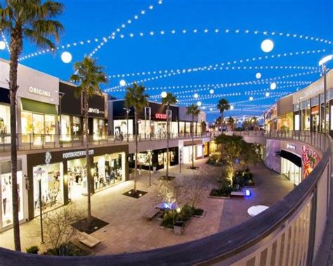 Top 10 Largest Malls in the U.S. | Fashion center, Retail architecture ...