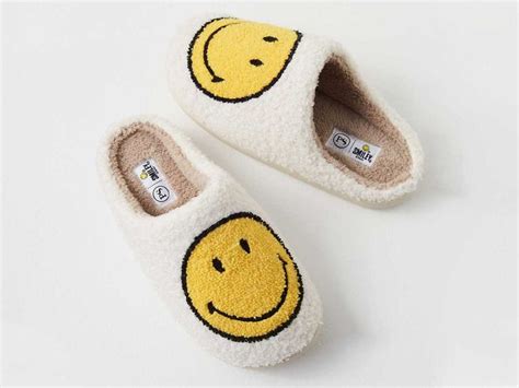 The Best Slippers To Keep You Toasty Warm This Winter - Chatelaine