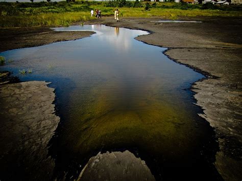 Asphalt Lakes And The Secrets in Their Depths | Amusing Planet