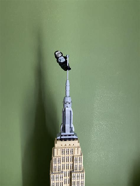 added my own king kong to the top of my lego architecture set of the empire state building : lego