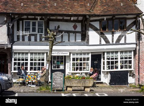 Pippa's Tea Rooms In The Medieval Village Square Of Lenham Kent Stock Photo, Royalty Free Image ...